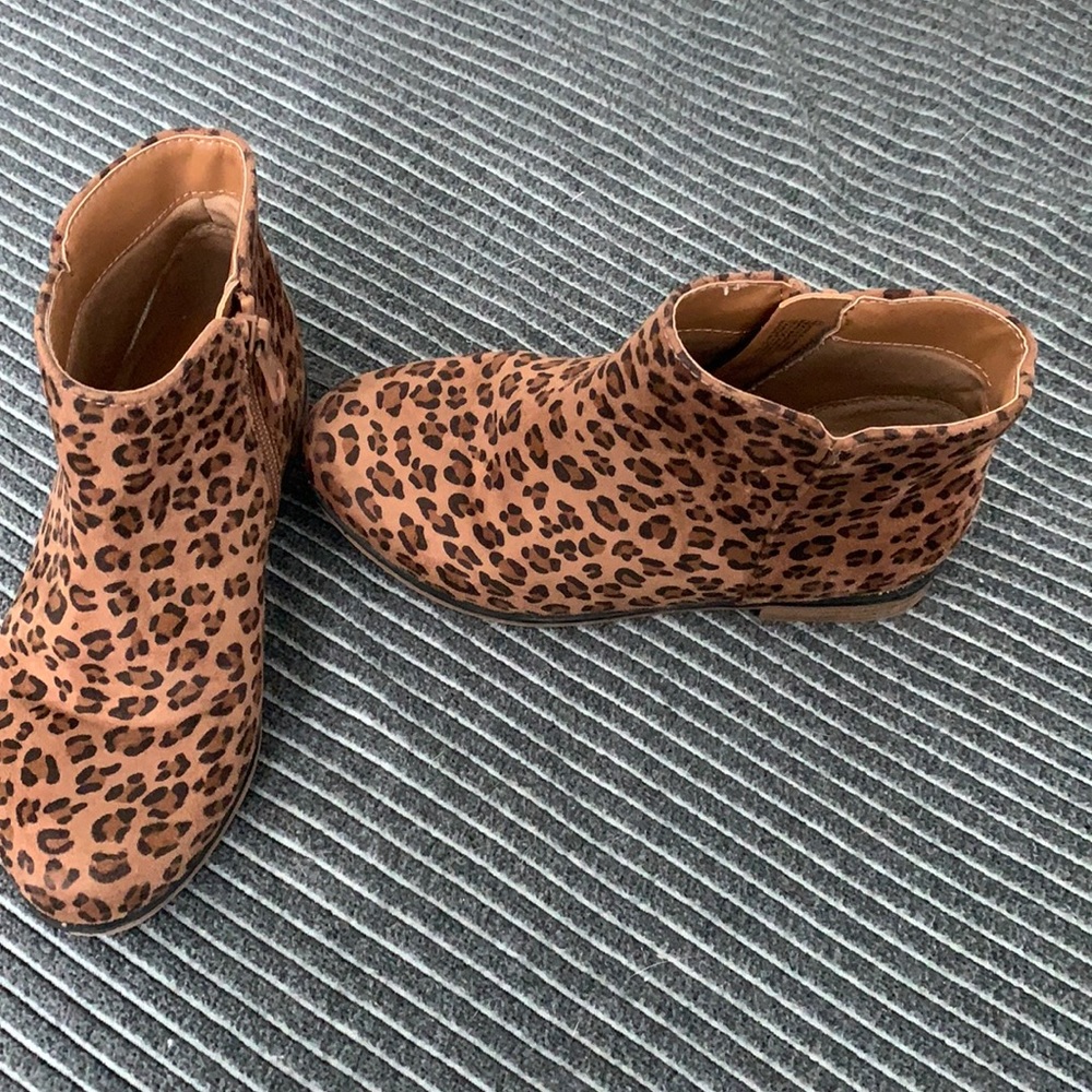 Cat & Jack leopard print boots size 11